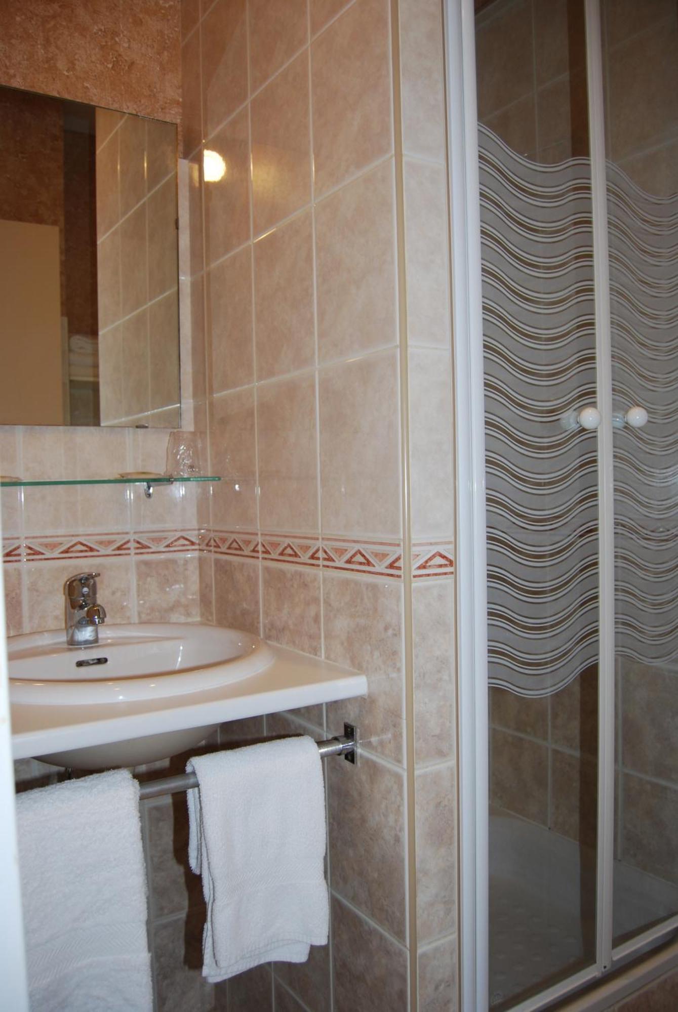 Le Bretagne - Hôtel Spa&Sauna Douarnenez Exterior foto